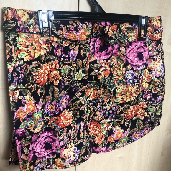 Glassons Floral Mini Skirt Size 14 - Picture 4 of 9